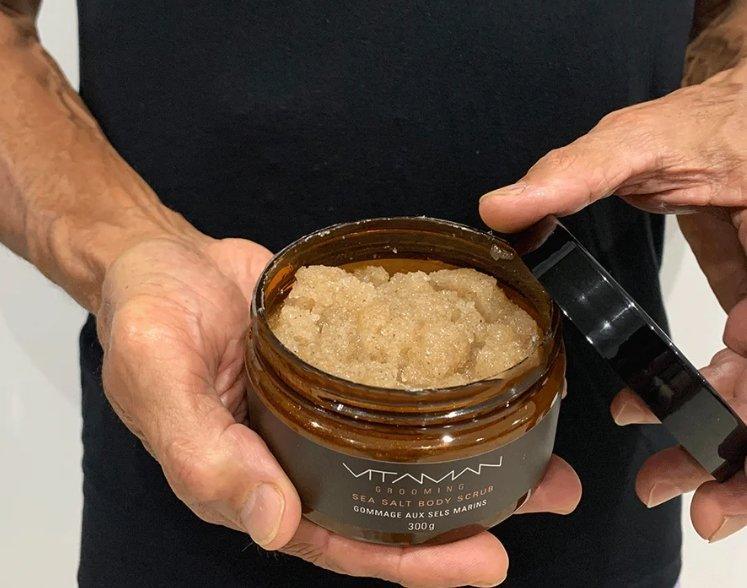 VITAMAN Sea Salt Body Scrub 男士海鹽磨砂膏 - NATROshop